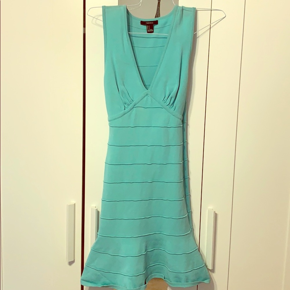FOREVER 21 V-Neck Mini Dress